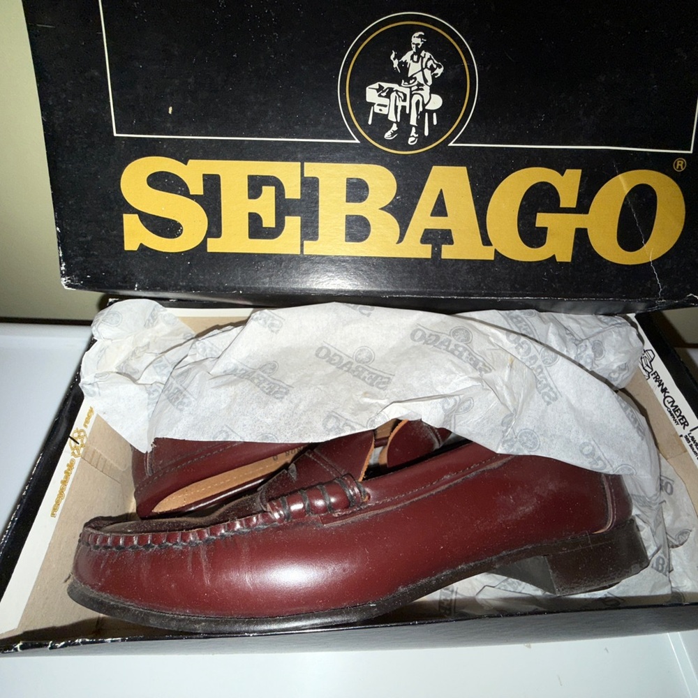 Sebago Womens Burgundy Loafers - size 7.5 new in box